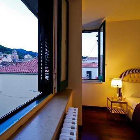 Bed And Travel Apartment Dogana Regia 15 Salerno Bagian luar foto