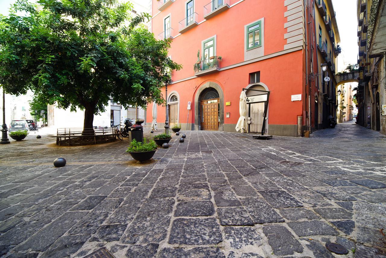 Bed And Travel Apartment Dogana Regia 15 Salerno Bagian luar foto