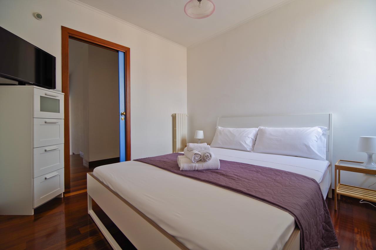 Bed And Travel Apartment Dogana Regia 15 Salerno Bagian luar foto