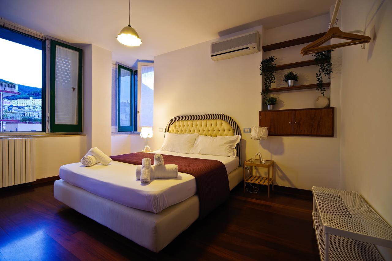 Bed And Travel Apartment Dogana Regia 15 Salerno Bagian luar foto