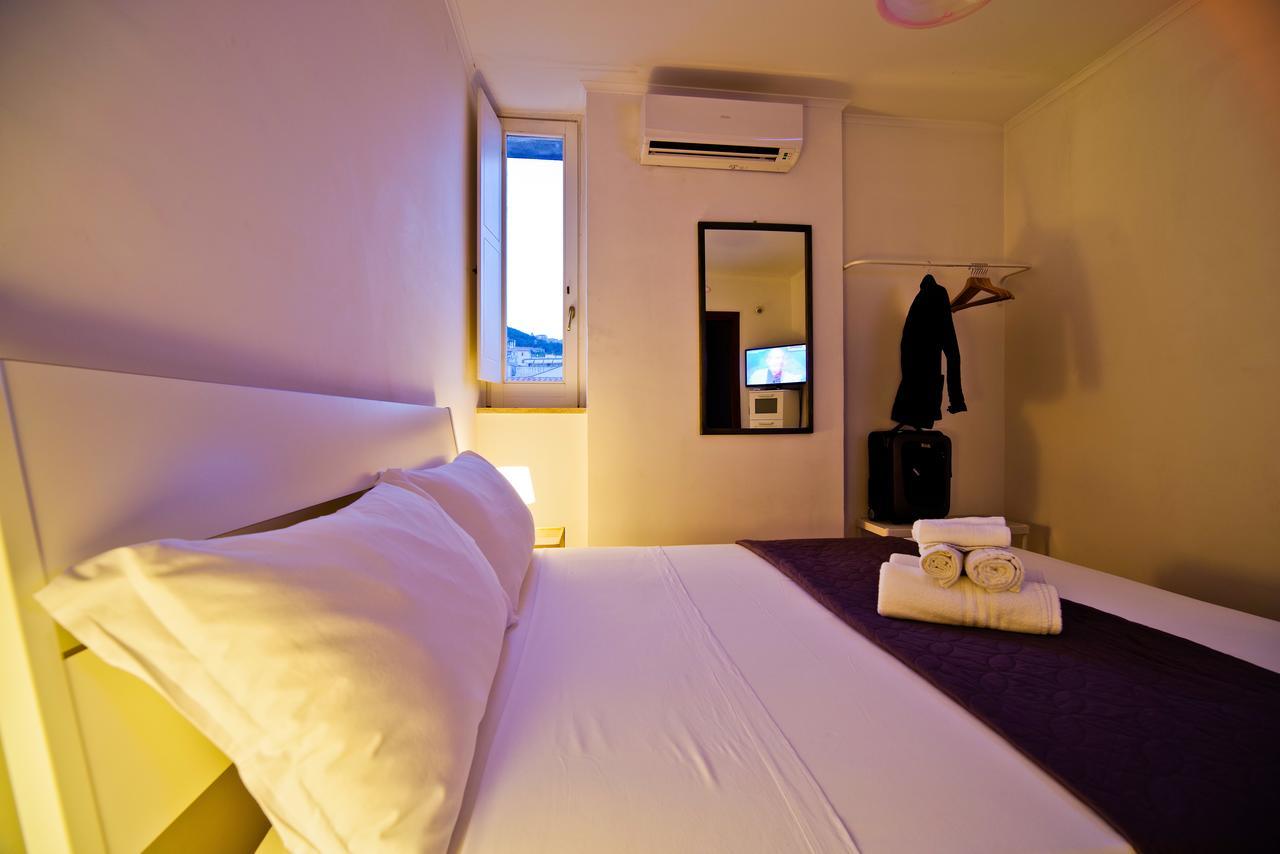 Bed And Travel Apartment Dogana Regia 15 Salerno Bagian luar foto