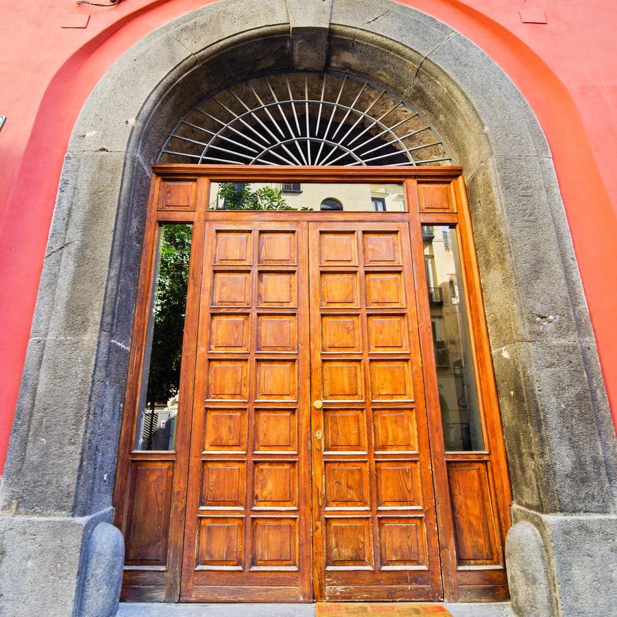 Bed And Travel Apartment Dogana Regia 15 Salerno Bagian luar foto